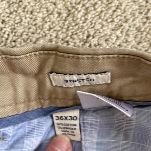 Mens Joseph Abboud khakis. Good condition - Picture 3 of 3